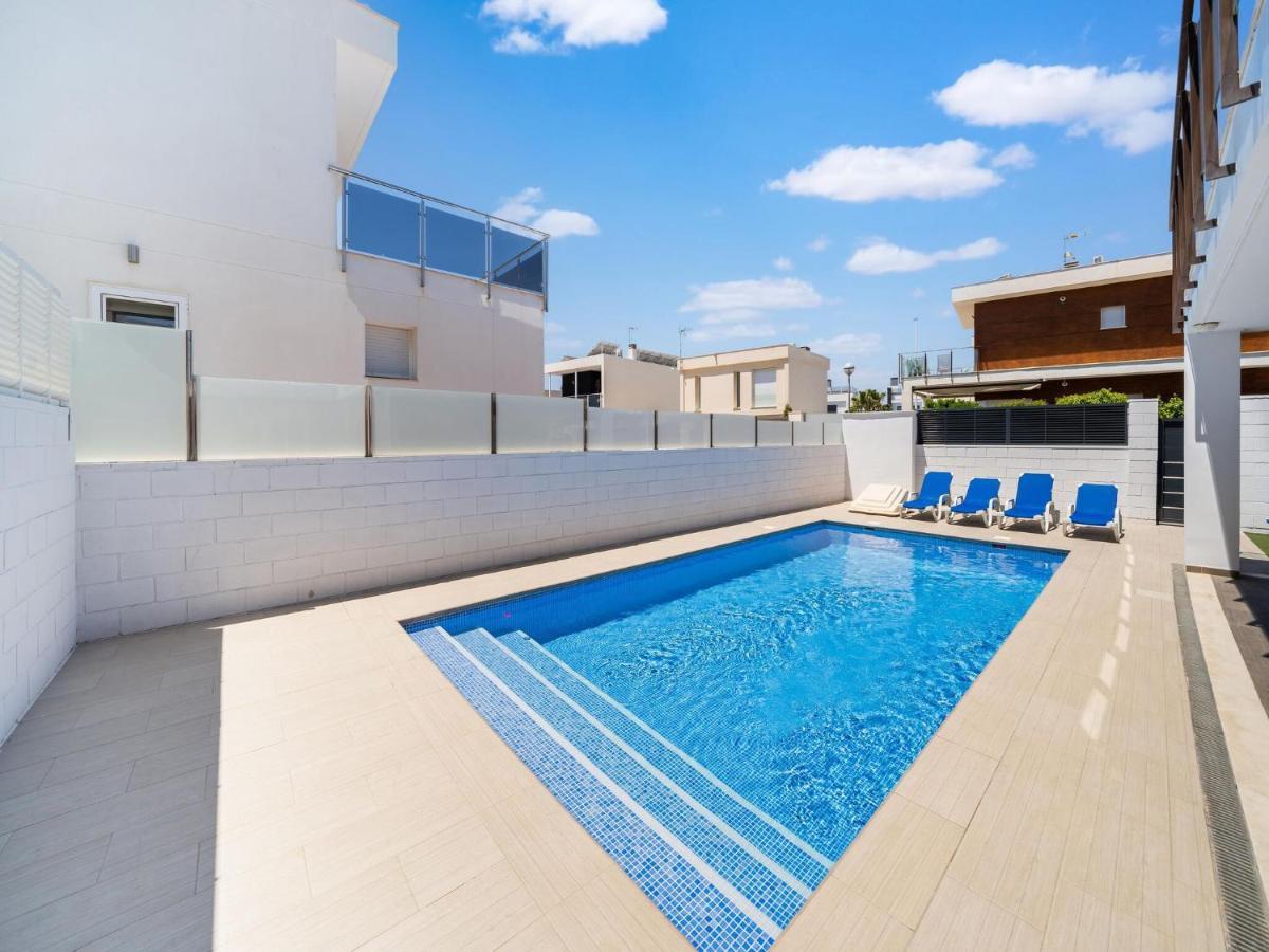 גראן אלקנט Belvilla By Oyo Villa Dara מראה חיצוני תמונה