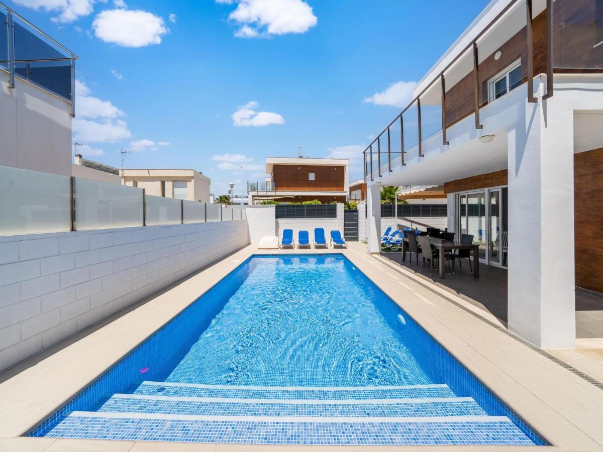 גראן אלקנט Belvilla By Oyo Villa Dara מראה חיצוני תמונה
